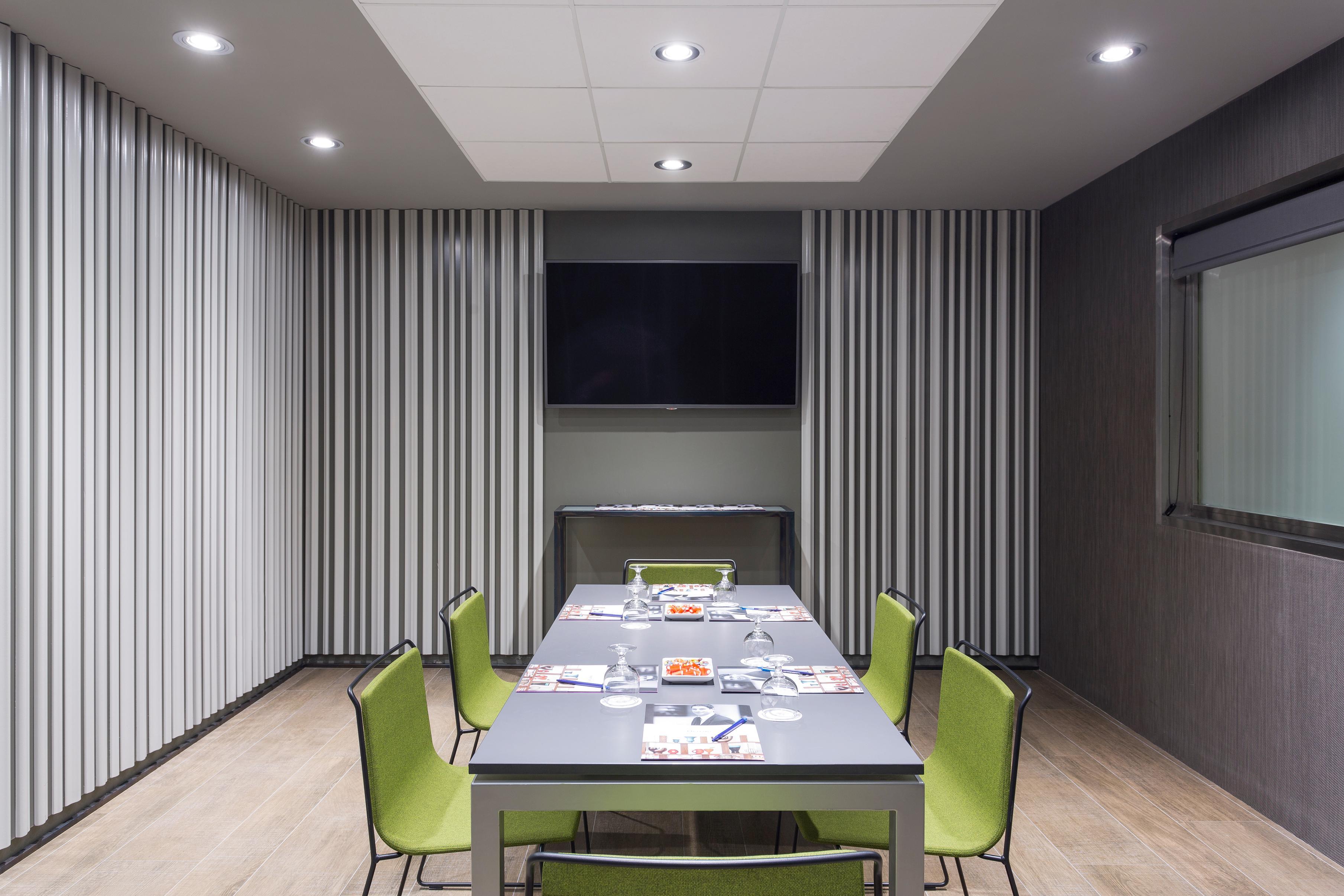 Mercure Madrid Centro Exterior photo
