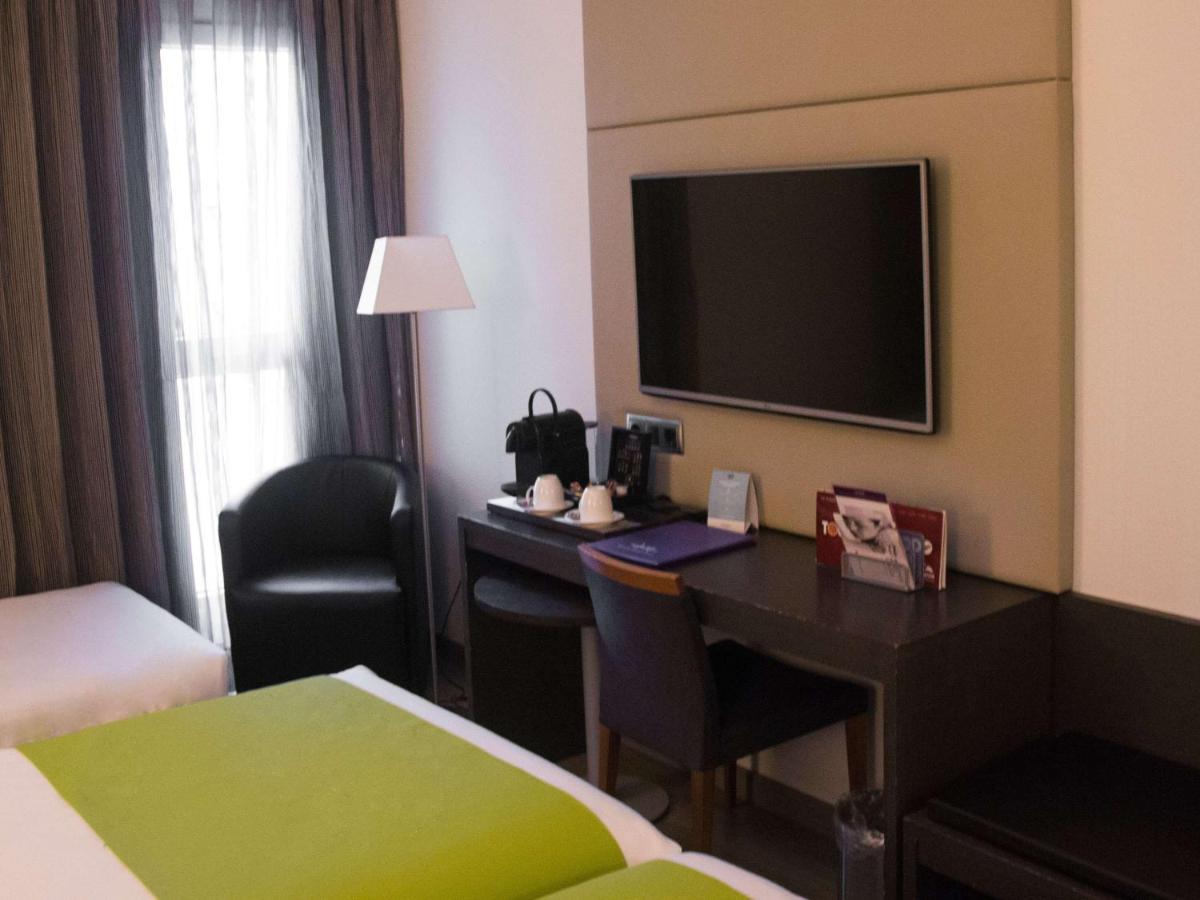 Mercure Madrid Centro Exterior photo